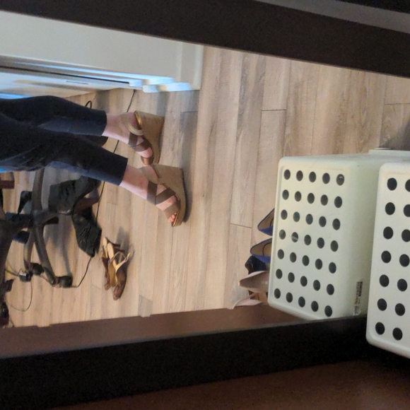 Yellow Box Elastic Wedges - Picture 4 of 6